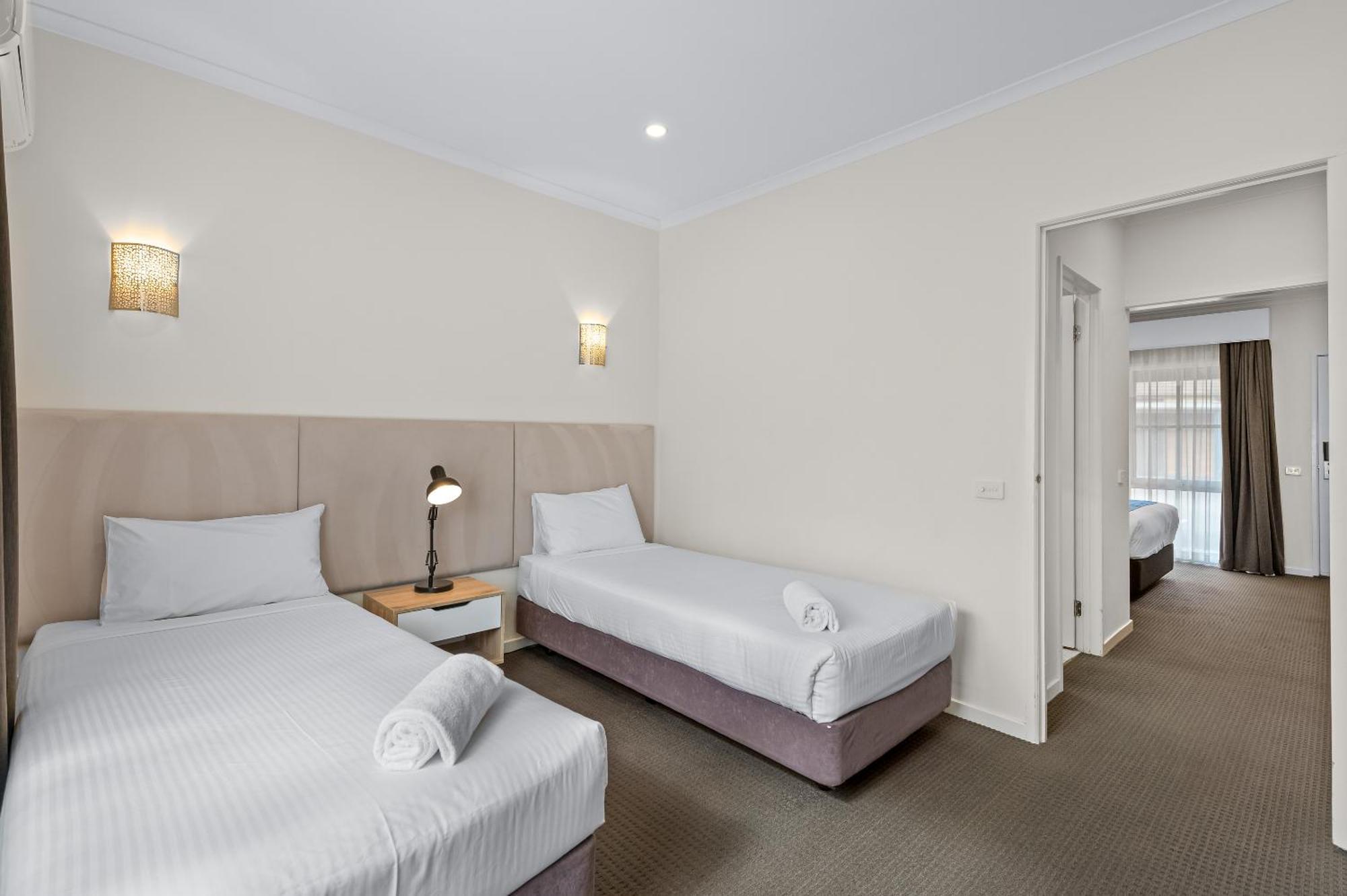 Rowville International Hotel Dış mekan fotoğraf